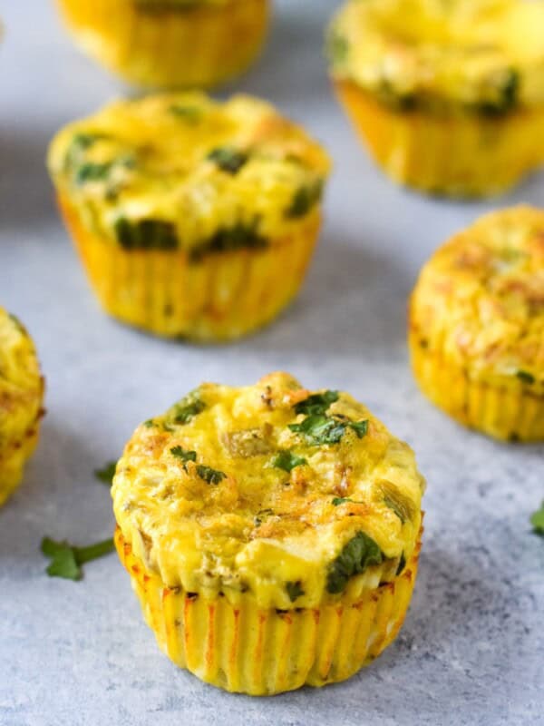 Easy, healthy and filling Chicken and Green Chile Egg Muffins - ready in only 30 minutes, this on-the-go breakfast is gluten free, low carb and paleo friendly.