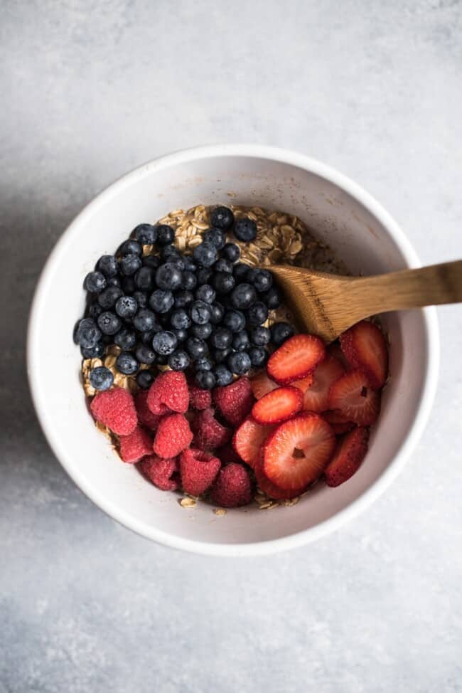 Banana Bread Baked Oatmeal with Berries and Cinnamon - Isabel Eats