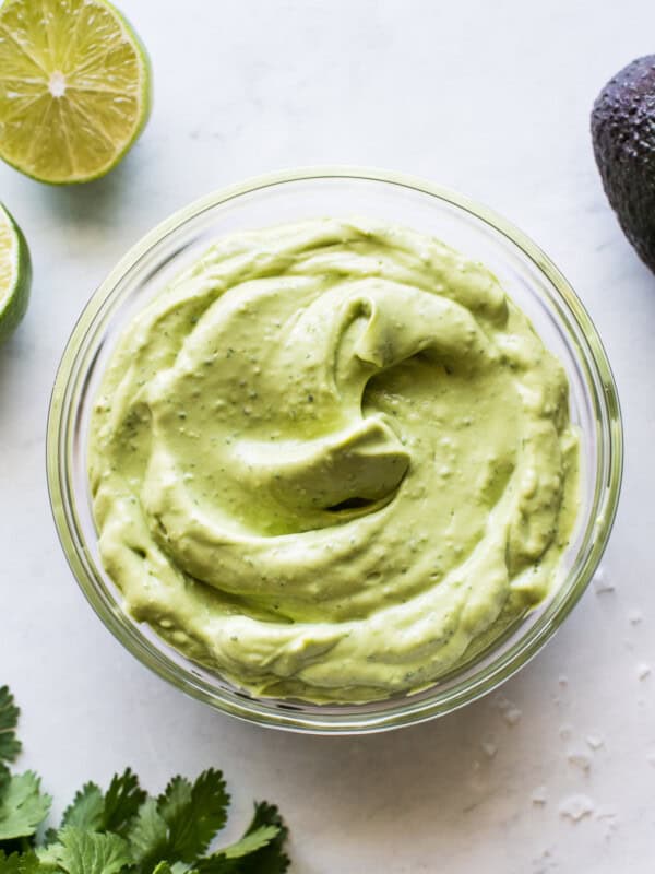 Avocado crema in a bowl.