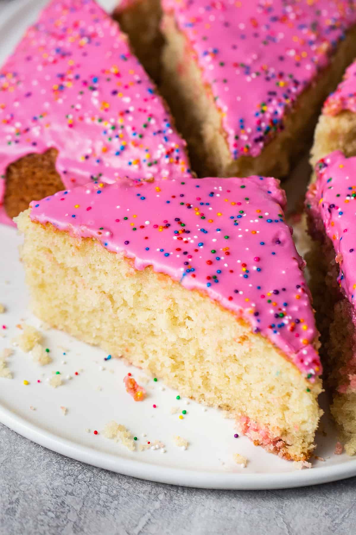 15+ Simple Pink Cake Design